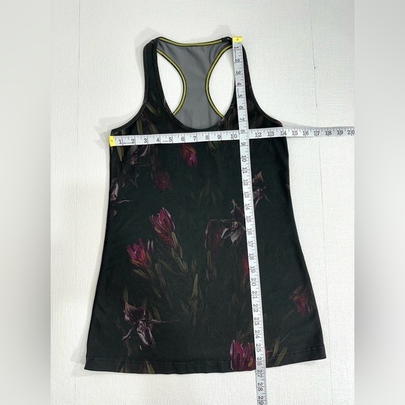 Lululemon athletic top floral size 6 - Picture 4 of 5